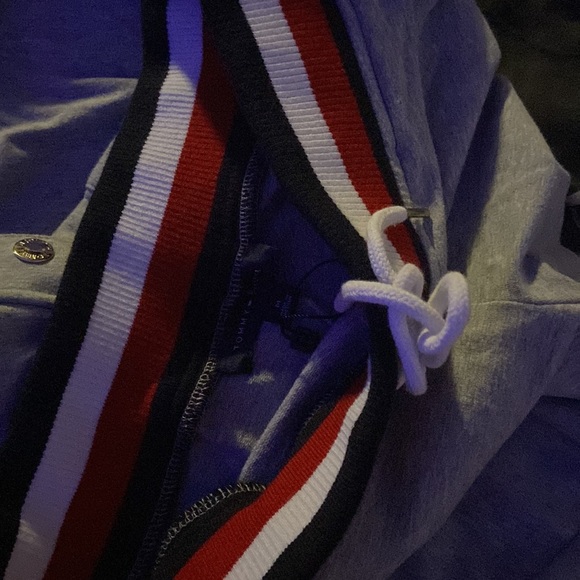 Tommy sweats - Picture 2 of 3